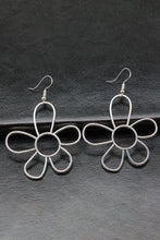 Load image into Gallery viewer, Flower Drop Earrings