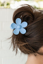 Load image into Gallery viewer, Flower Hair Clips